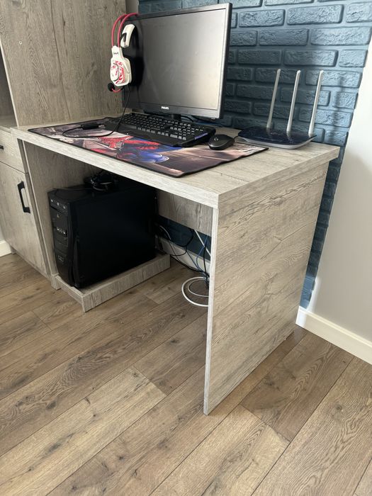 Шкаф с компьютерным столом