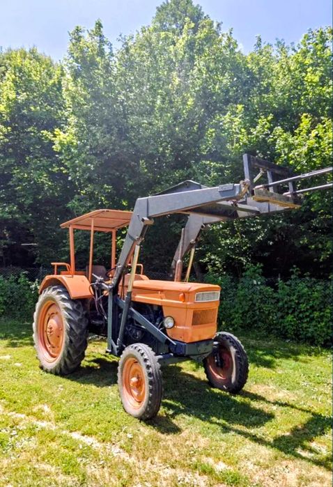 TRACTOR FIAT 670 CU INCARCATOR adus recent in tara stare foarte buna