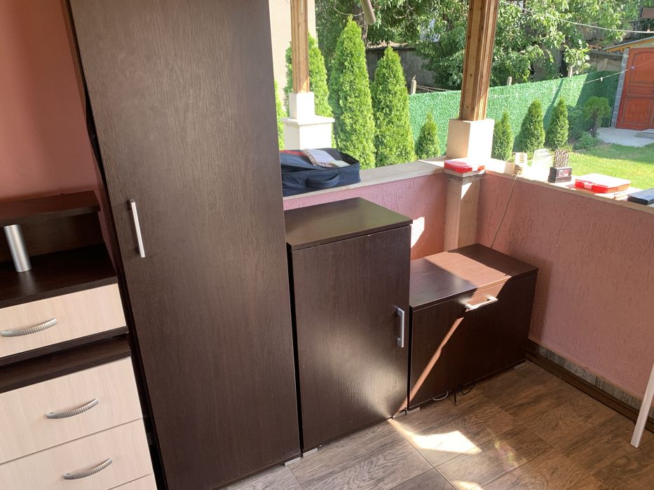 портманто ,скрин и две шкафчета с огледало