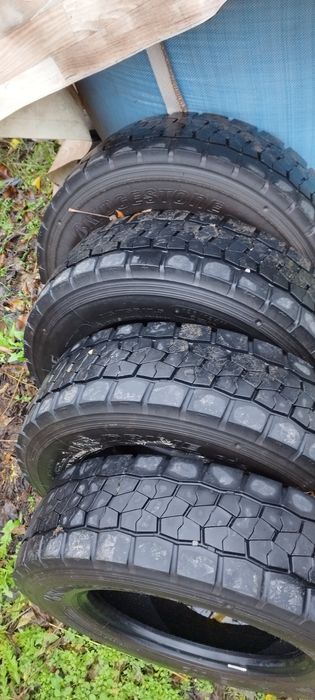 Гуми за камион BRIDGESTONE 215/75 R 17,5  4 броя.