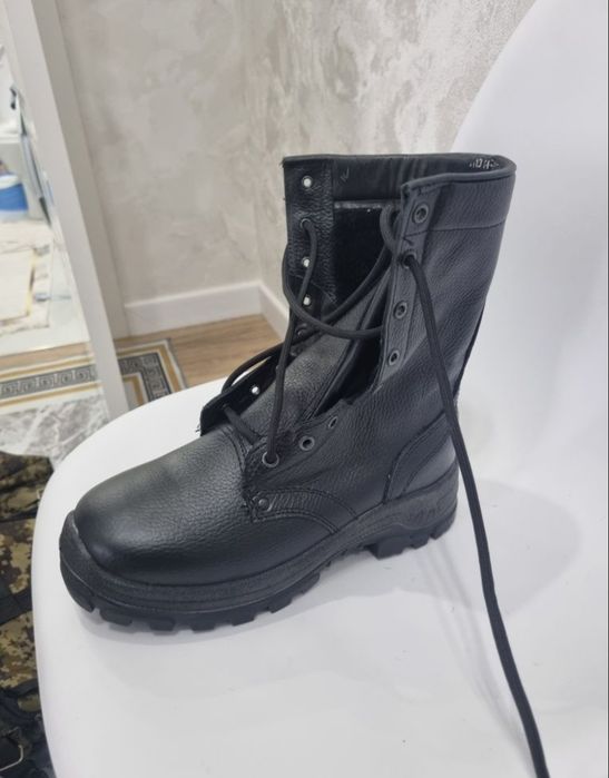 Продам берцы новый