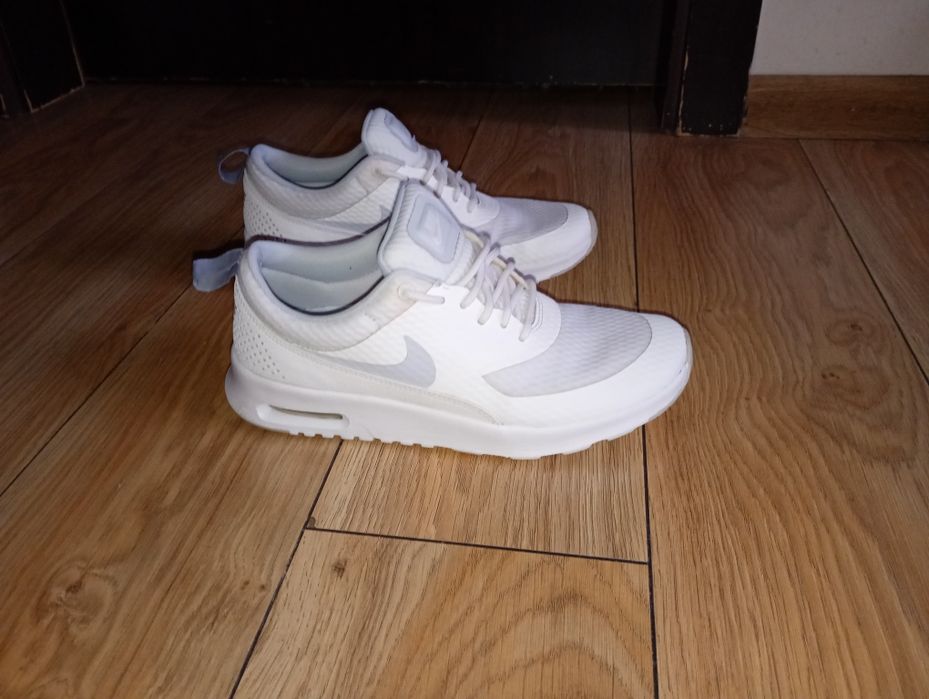 Adidasi NIKE AIR MAX THEA (37.5)