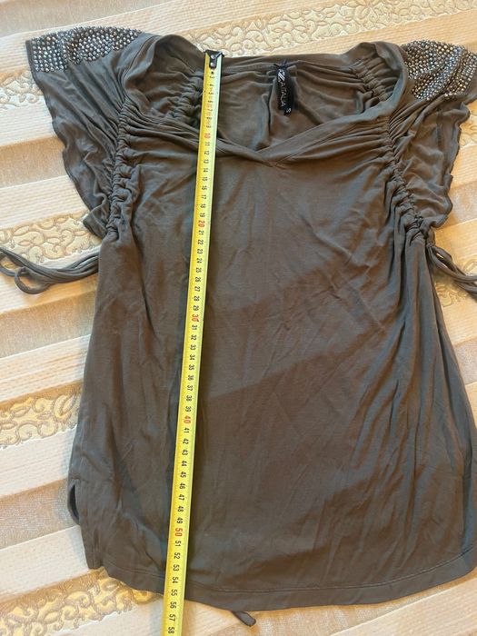 Bluza cu tinte pe umeri marime S