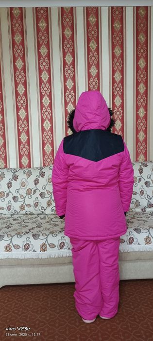 Продам новую женскии куртки