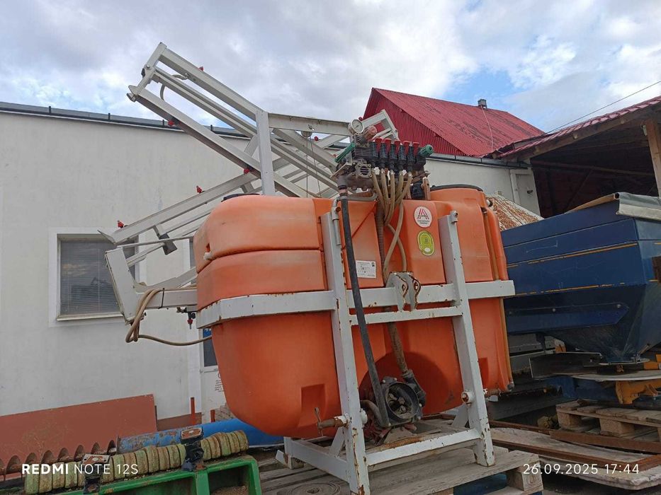 Mașină de erbicidat MET 750 litri