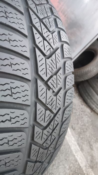 2бр. зимни гуми 225/50/17 Pirelli Sotto Zero 3 
dot22
6.5mm
Добро съст