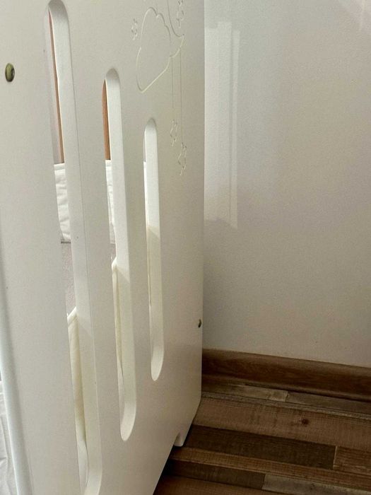 Patut bebe Primii pasi cu sertar, saltea cocos, protectie si asternuturi Ikea