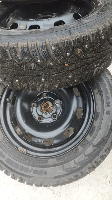 Продам зимние колеса на Шкоду октавиа