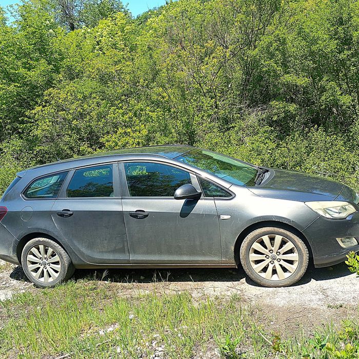 opel astra J   Sports Tourer  , Опел Астра