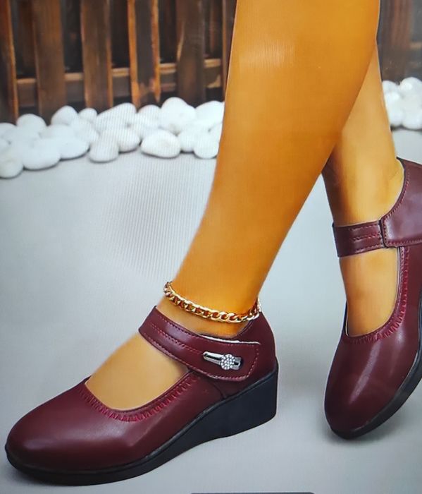 Елегантни дамски обувки