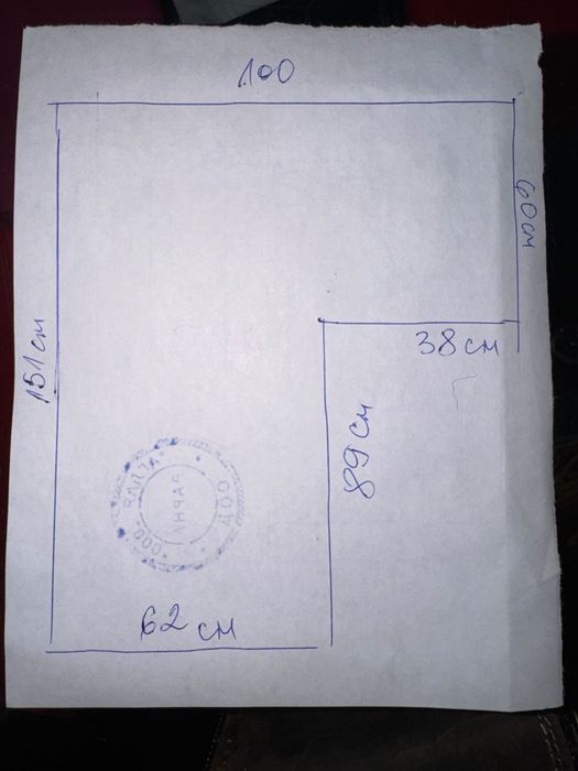 Г-образен магазинен щанд / бюро с витрина – за бутик или магазин