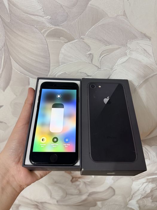 IPhone 8/64Gb - В хорошем состоянии