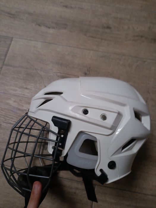 Хоккейный шлем Размер М-L