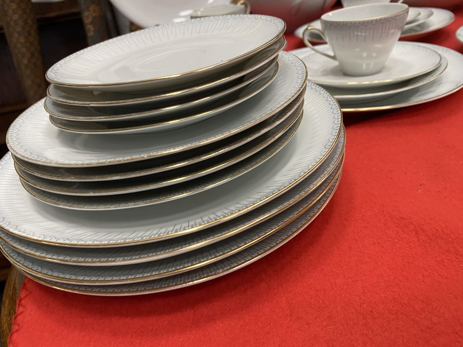Немски порцеланов сервиз bavaria за кафе и за хранене
