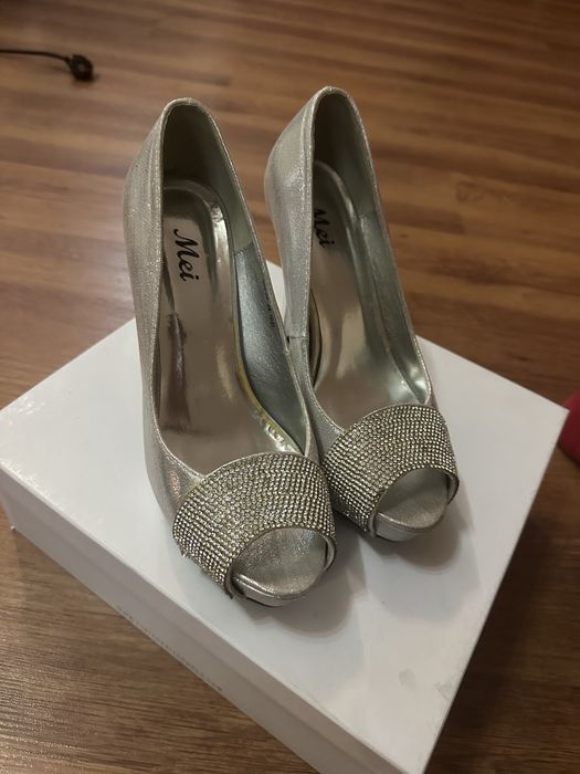 Pantofi argintii de ocazie nr 38
