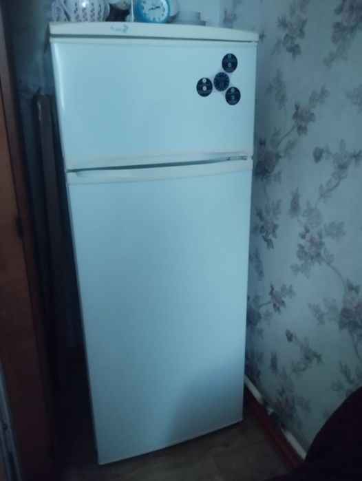 Продам холодильник
