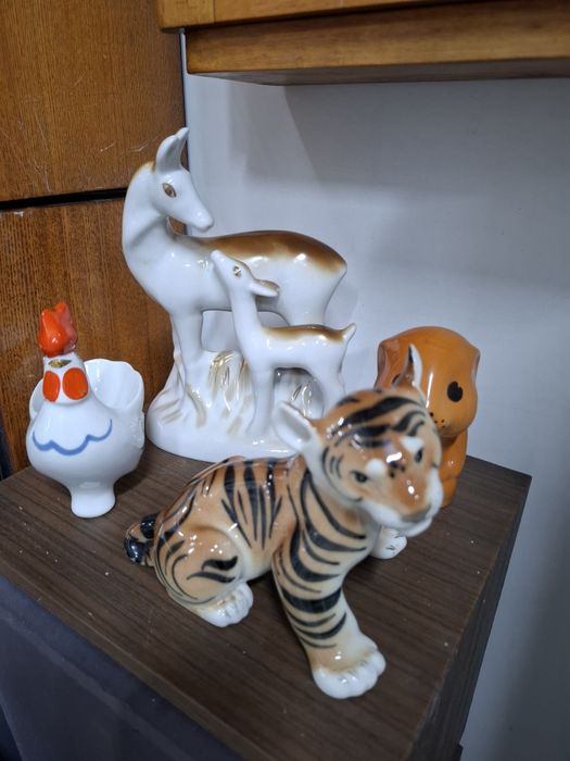 В продаже статуэтки