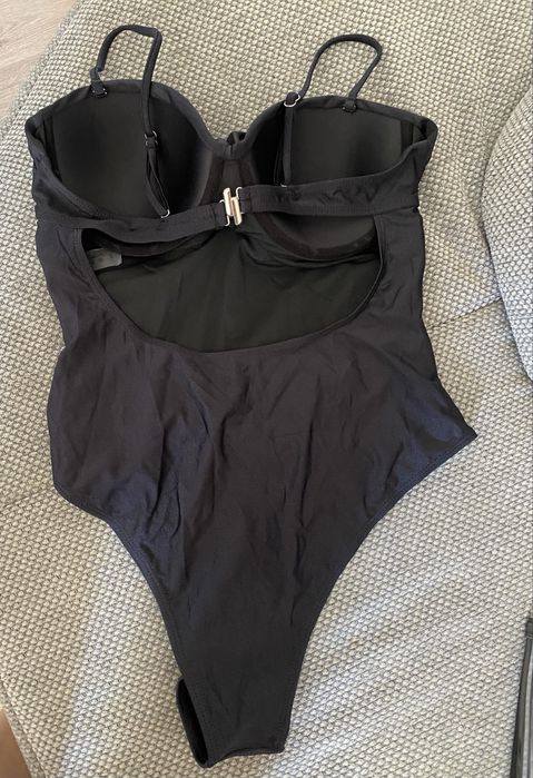 Costum de baie intreg