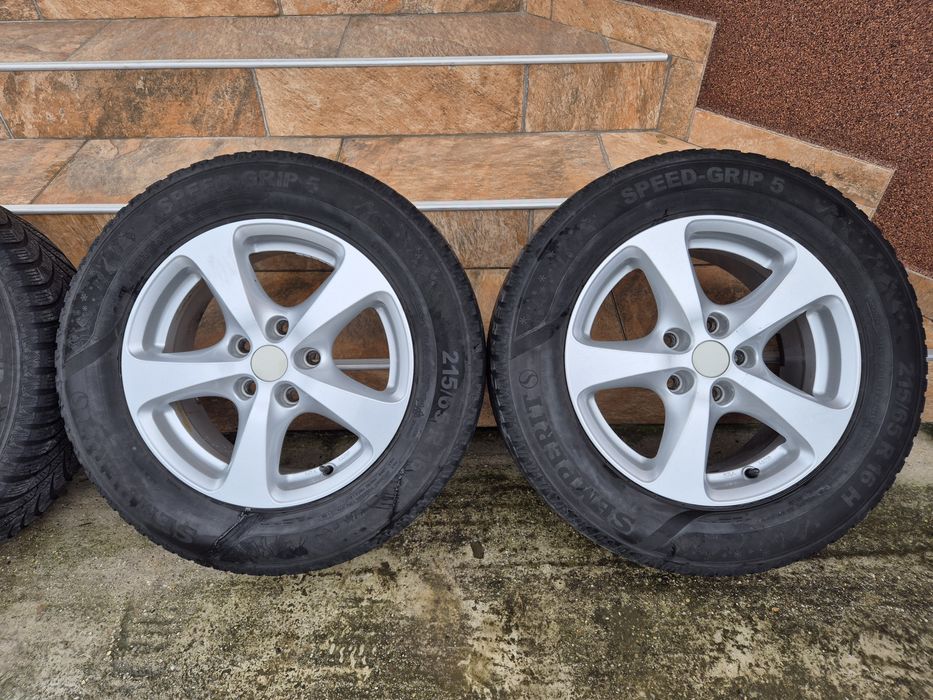 Jante Borbet R16 5x114,3 Dacia Duster cu anvelope iarna 215/65R16