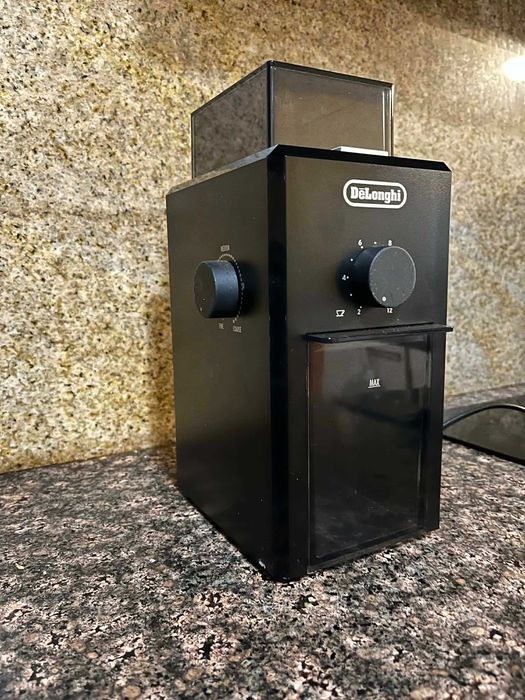 Кафемелачка DeLonghi KG79