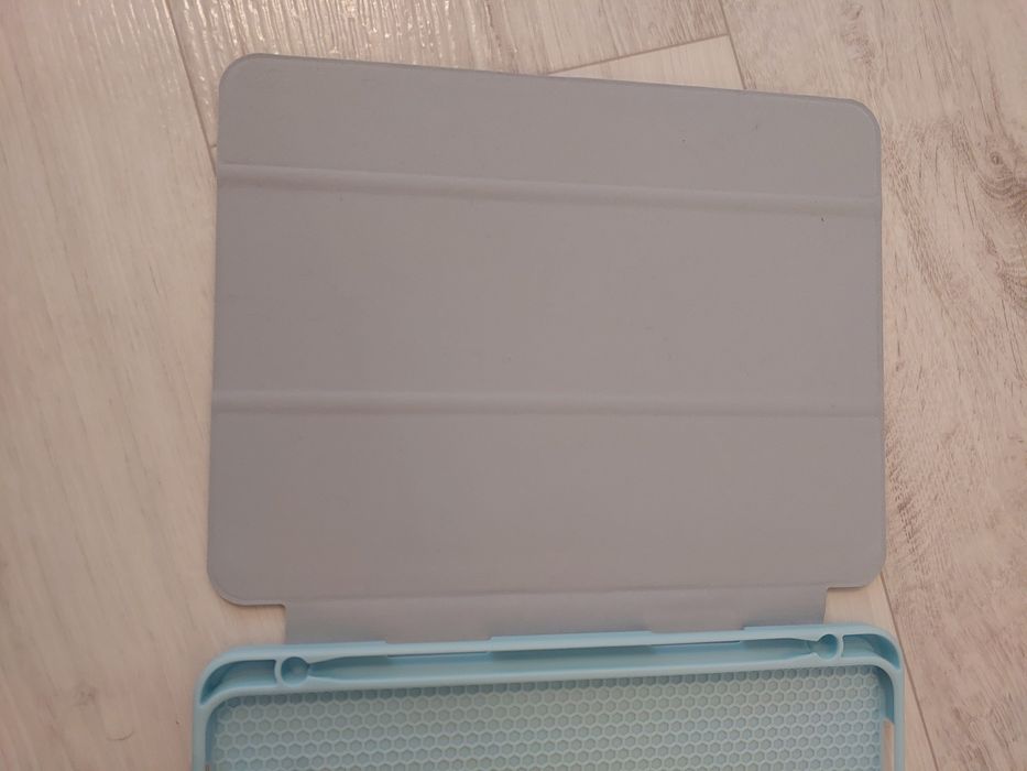 Продам чехол для айпад 10