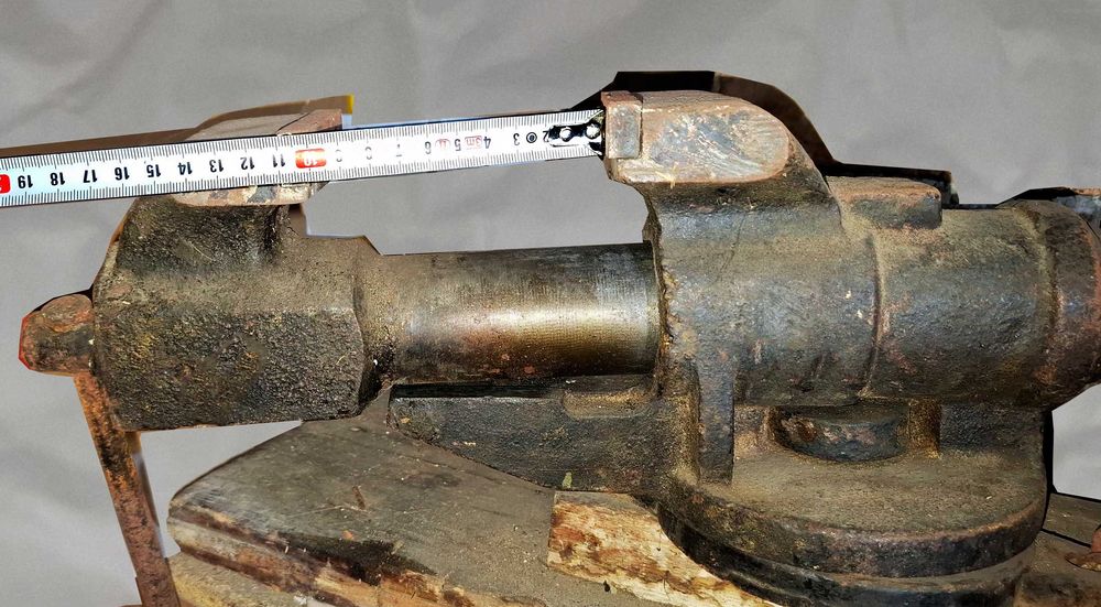 Тиски слесарные СССР