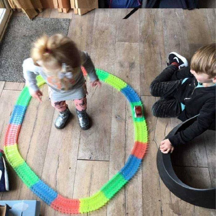 MAGIC Tracks детска светеща 
Писта  220 Части