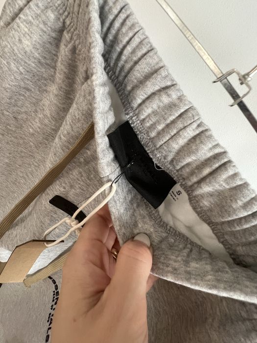 Pantaloni Essentials - marimea S