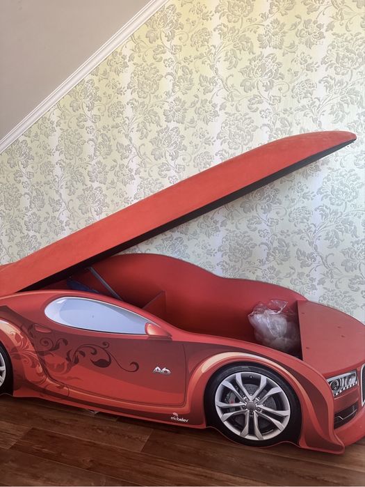 Кровать- машинская  детская