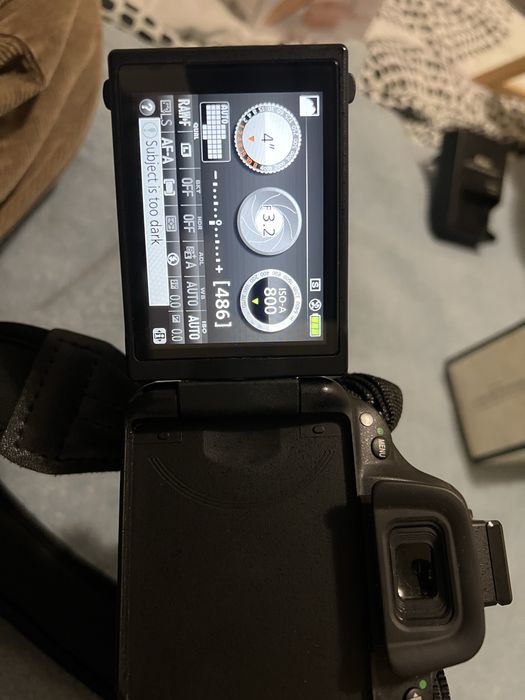 Фотоапарат Nikon D5200 + AF-S NIKKOR 35mm 1:1.8 G, 15k кадъра