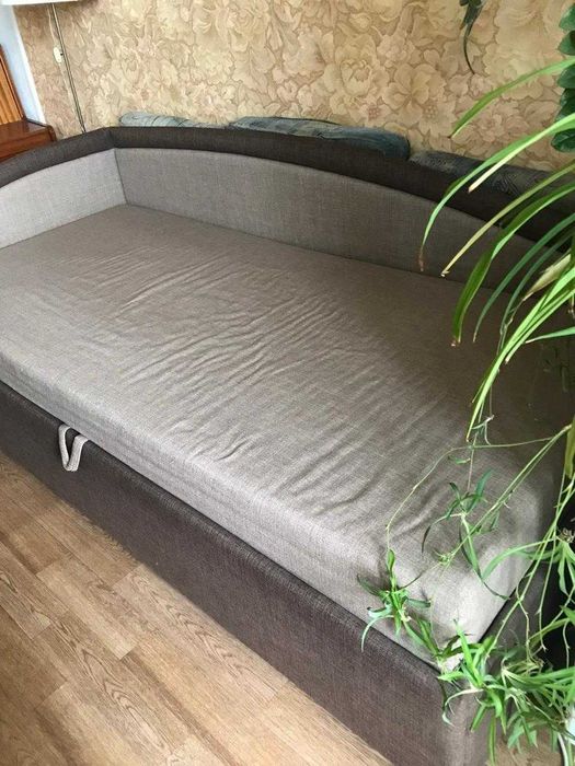 Продам кровать с ящиком для белья