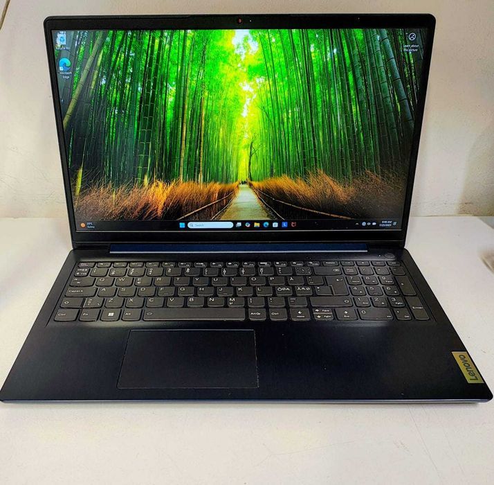 Laptop Lenovo IdeaPad 3  (AG.27) Garantie 2 ani!