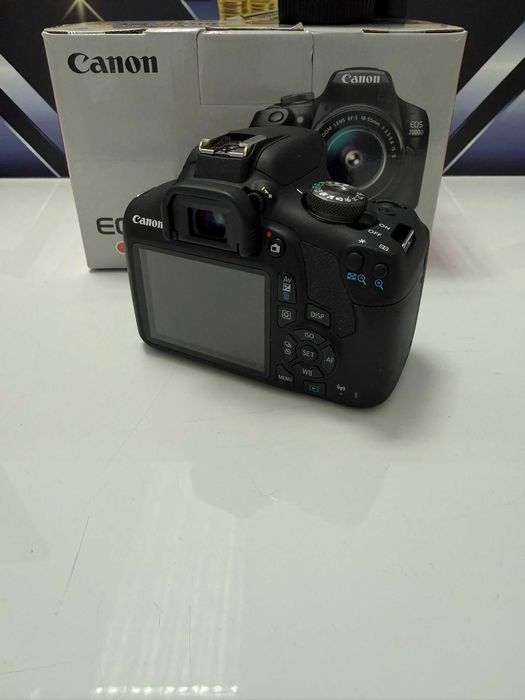 Aparat foto Canon EOS 2000D  EF-S 18-55 mm IS II AGP Amanet Cod 3719