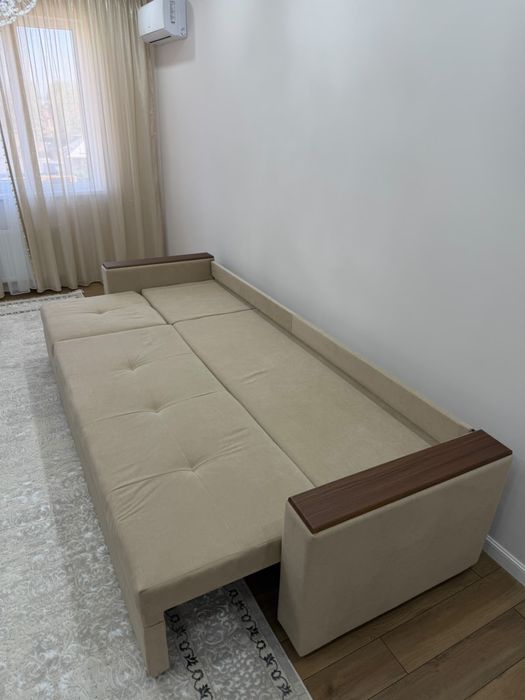 Продам диван новый , размер 300х45см, раскладывается