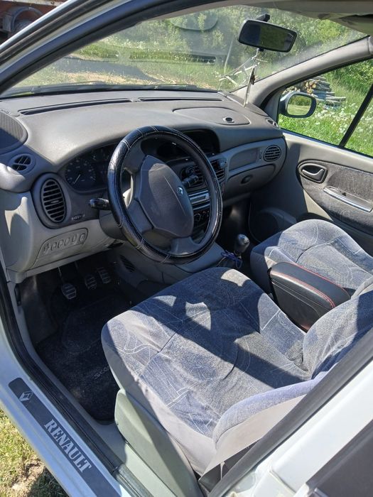 Vând Renault Scenic