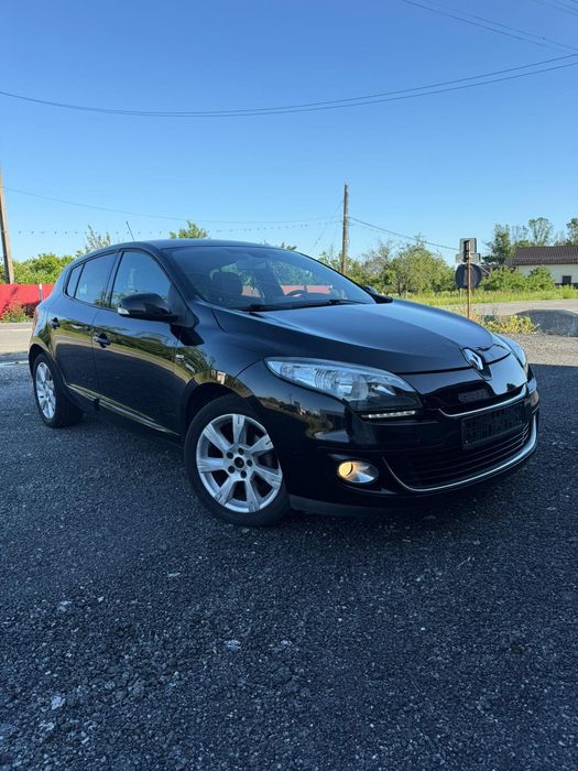 Vând Renault Megane 3- Bose - 1.5 dci - 110 cp  - Euro 5