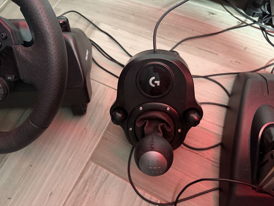 Volan logitech G929 cu pedale si schimbator