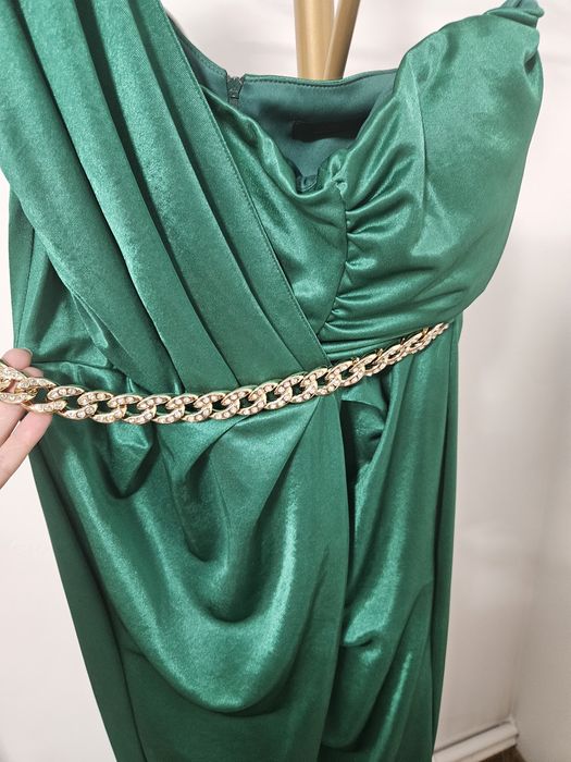 Rochie elegantă tip sirenă