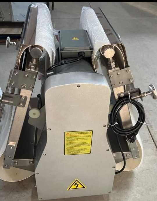 Тестораскаточная машина настольная  SP-400 .