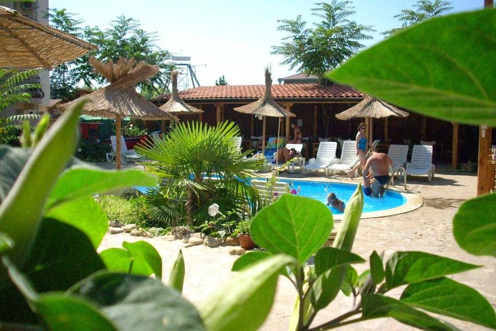 Представяме Ви един много екзотичен хотел в центъра на с. Равда.