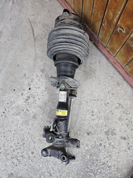 Амортисьори Оригинални  цлс w218 предни задни