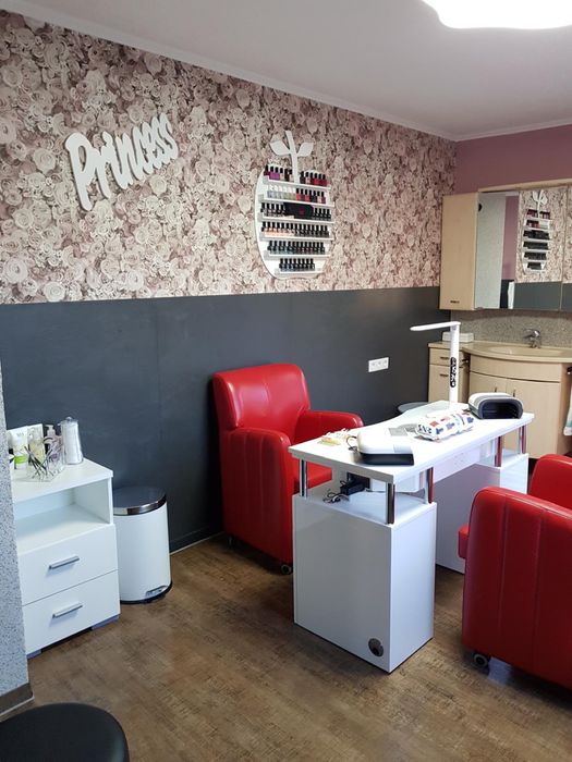 Бюро за маникюр с прахоуловител