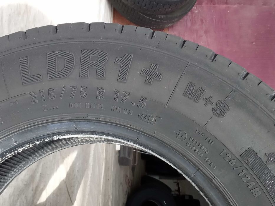 2 тежкотоварни гуми 215/75R17.5 Continental Regional LDR1+ 126/124M