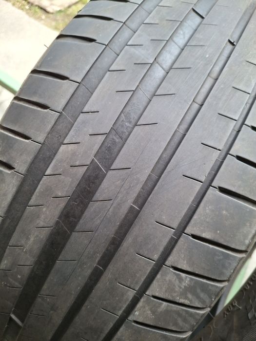 2 Anvelope de vară  235 45 18 Michelin