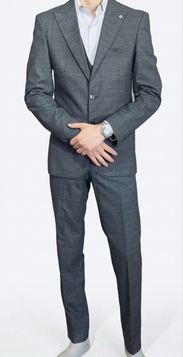 Мужской костюм размер 46