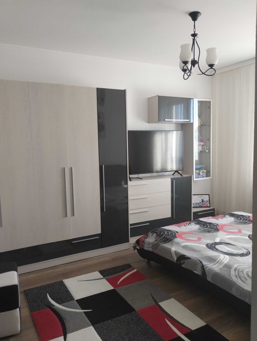 Apartament 4 camere, cu mansarda, 2 garaje, 190 mp, Platou Prundu