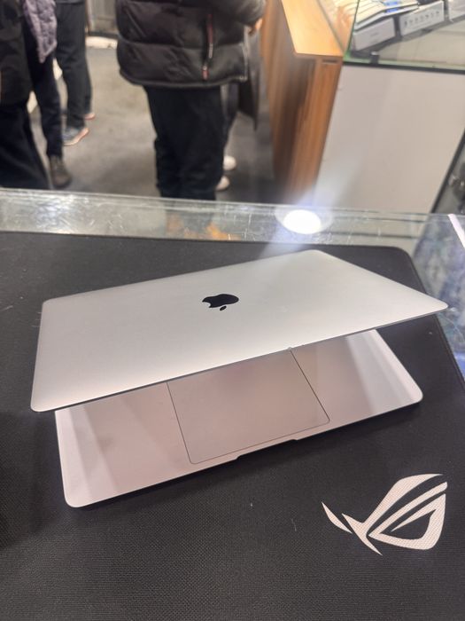 Macbook Air 2019 i5 SSD 128GB ОзУ 8GB Retina 2K 76 sikil