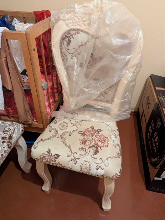 Стулья деревянные