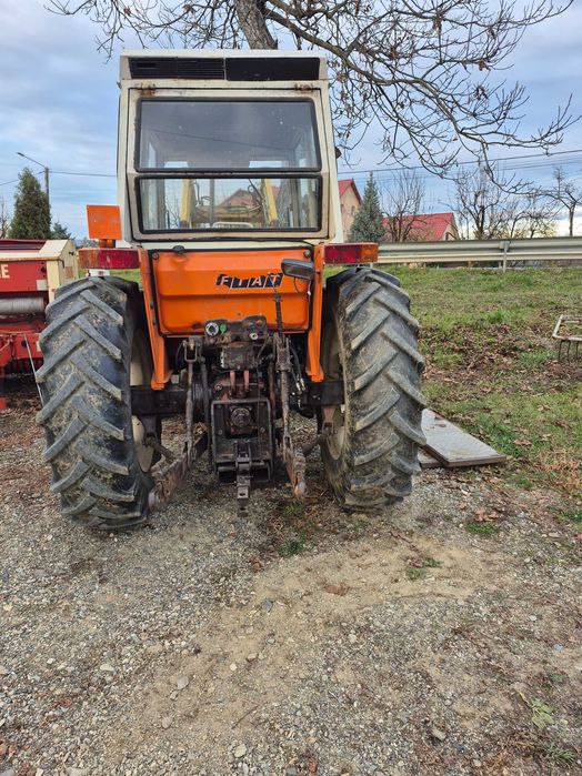 Tractor Fiat cu incarcator frontal