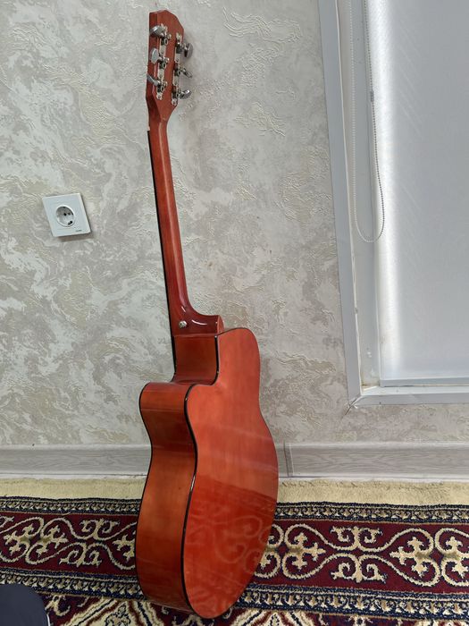 Қабат Гитарасы сатылады